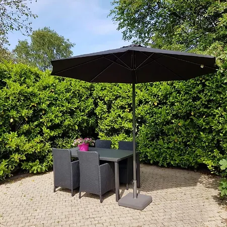 Holiday home Charming In With Garden *