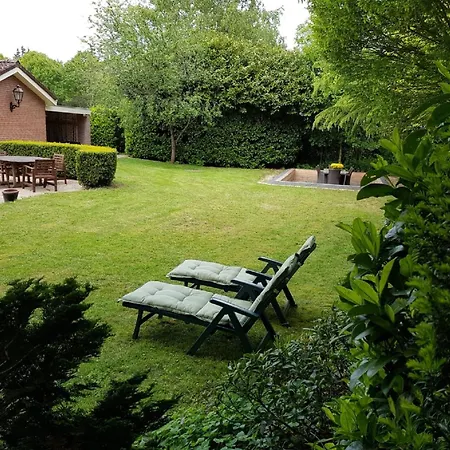 Charming In With Garden * Garderen