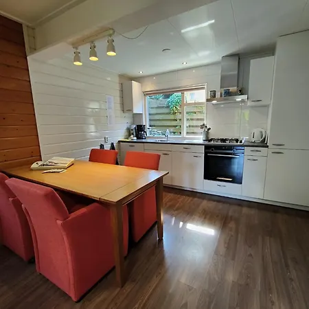 Holiday home Charming In With Garden